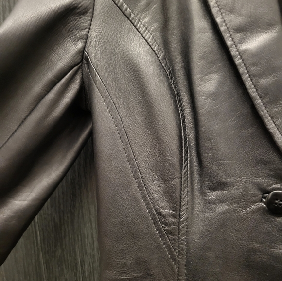 Vintage 90's, Y2k, Genuine Danier Leather Blazer/Jacket Size Small. Worn once - Picture 10 of 10